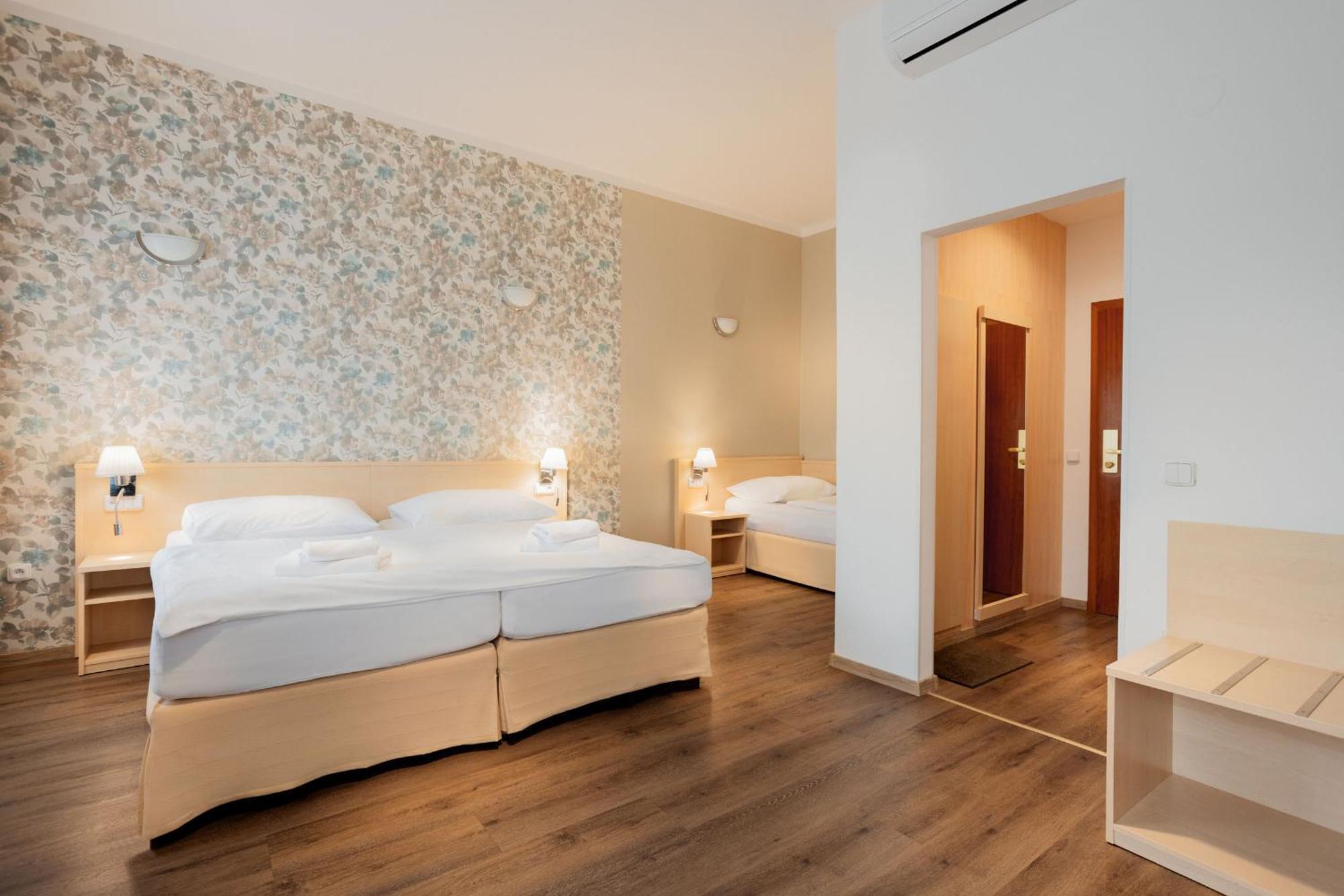 Wine Wellness Hotel Amande Hustopeče Exterior foto